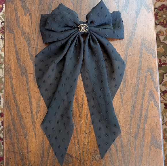 Upcycled CHANEL Black Bow Hair Clip - Picture 1 of 7